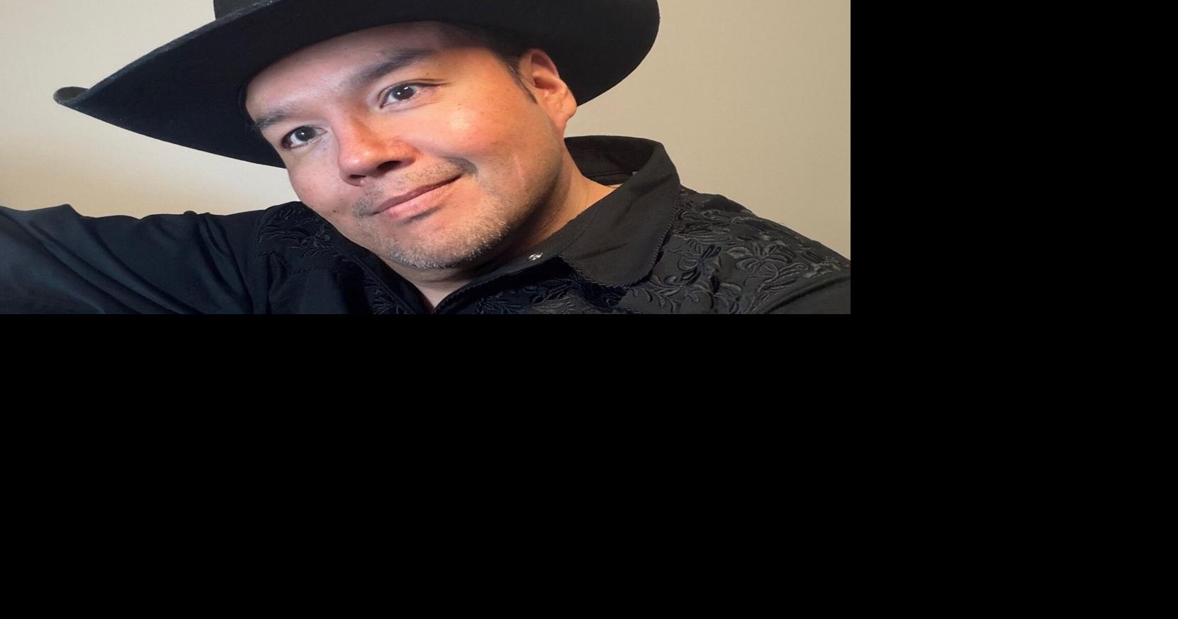 How Indigenous comedian DerRic Starlight found his way to Second City — and what he lost