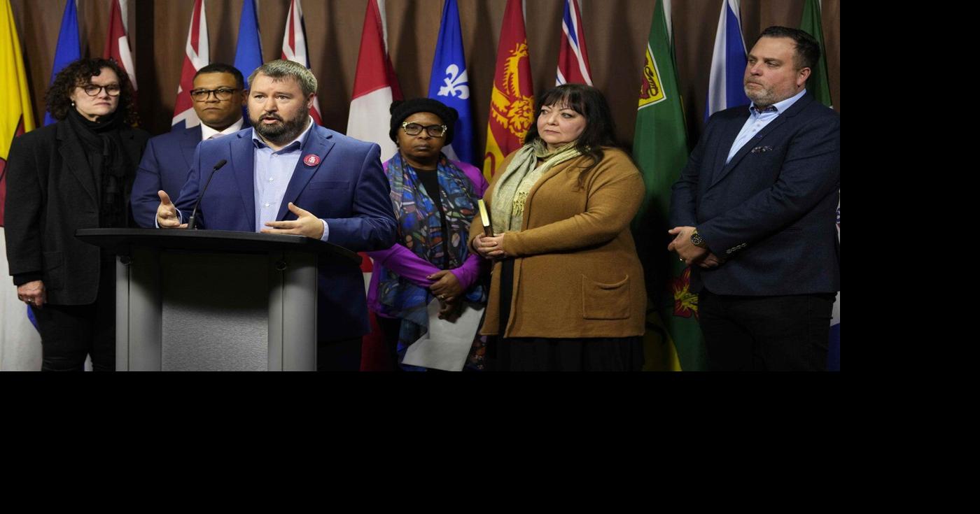 Health advocates say Liberals need to take a stand on Alberta's health privatization