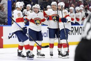 Schmidt scores again as Panthers beat Lightning 2-0 for 2-0 series lead