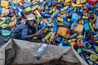 plastic_un.JPG