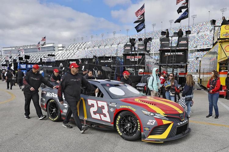 Hamlin, fellow Toyota drivers skip last Daytona 500 practice