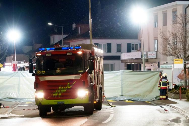 Fire engulfs a bus in Switzerland, killing 6 people and severely ...