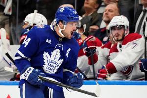 Matthews records hat trick, Marner scores SO winner in Leafs' wild victory over Habs