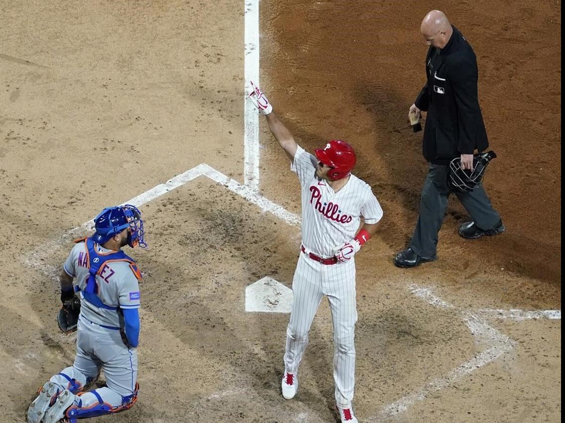 Bohm's RBI single in 10th lifts Phillies past Mets 5-4 and closer to