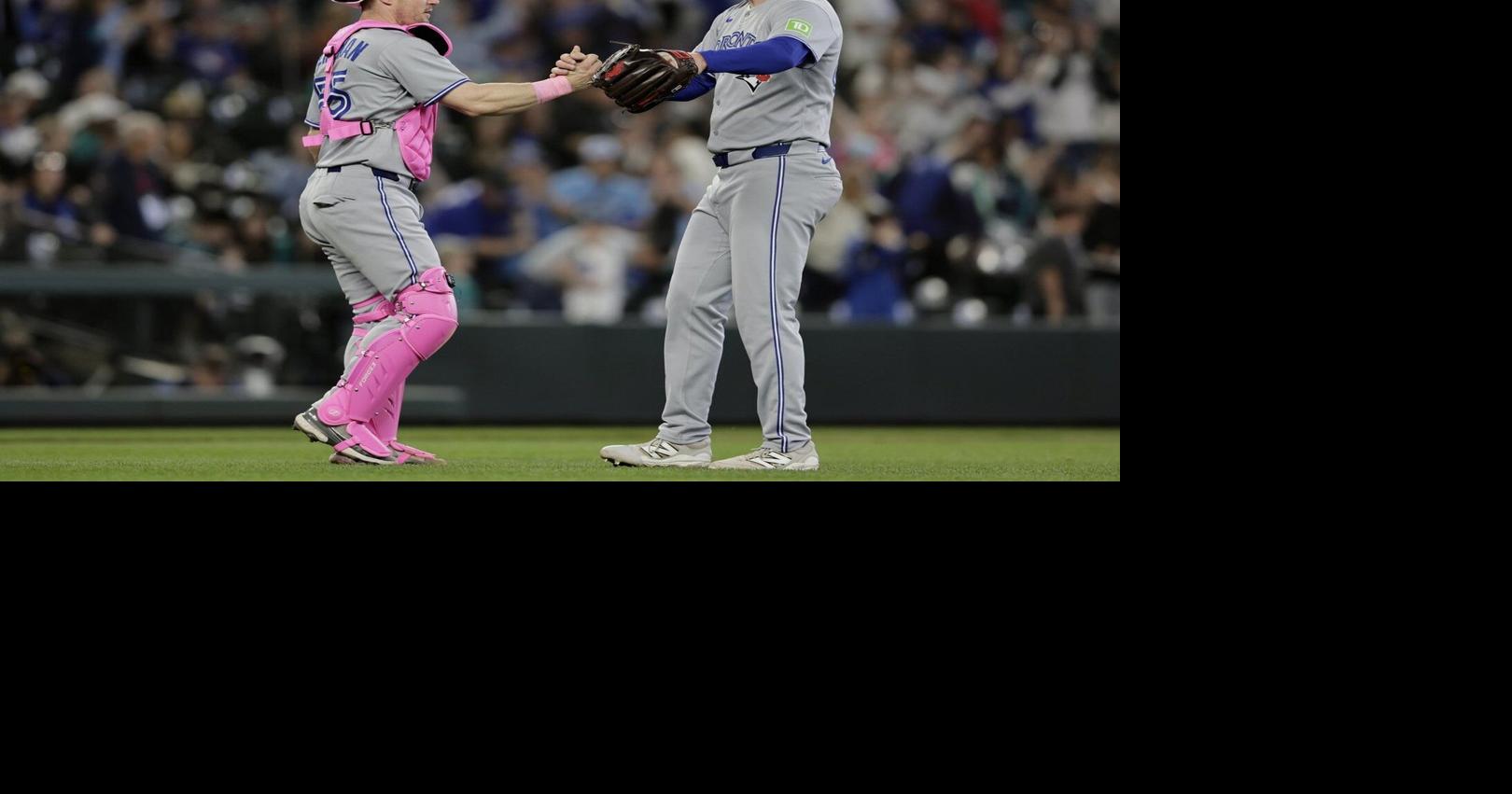 Blue Jays add catcher Sanchez, place Heineman on seven-day IL due to concussion