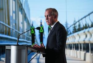 Carney announces $1.2 billion for oceans ahead of expected pipeline decision