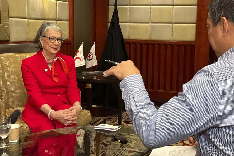 Authorities in Papua New Guinea search for safer ground for thousands