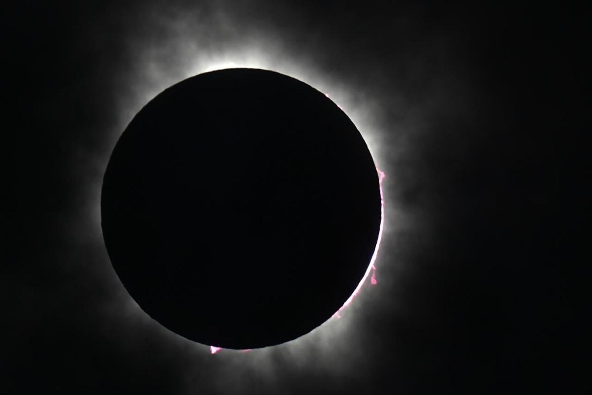 An AP photographer explains how he captured the moment of eclipse totality