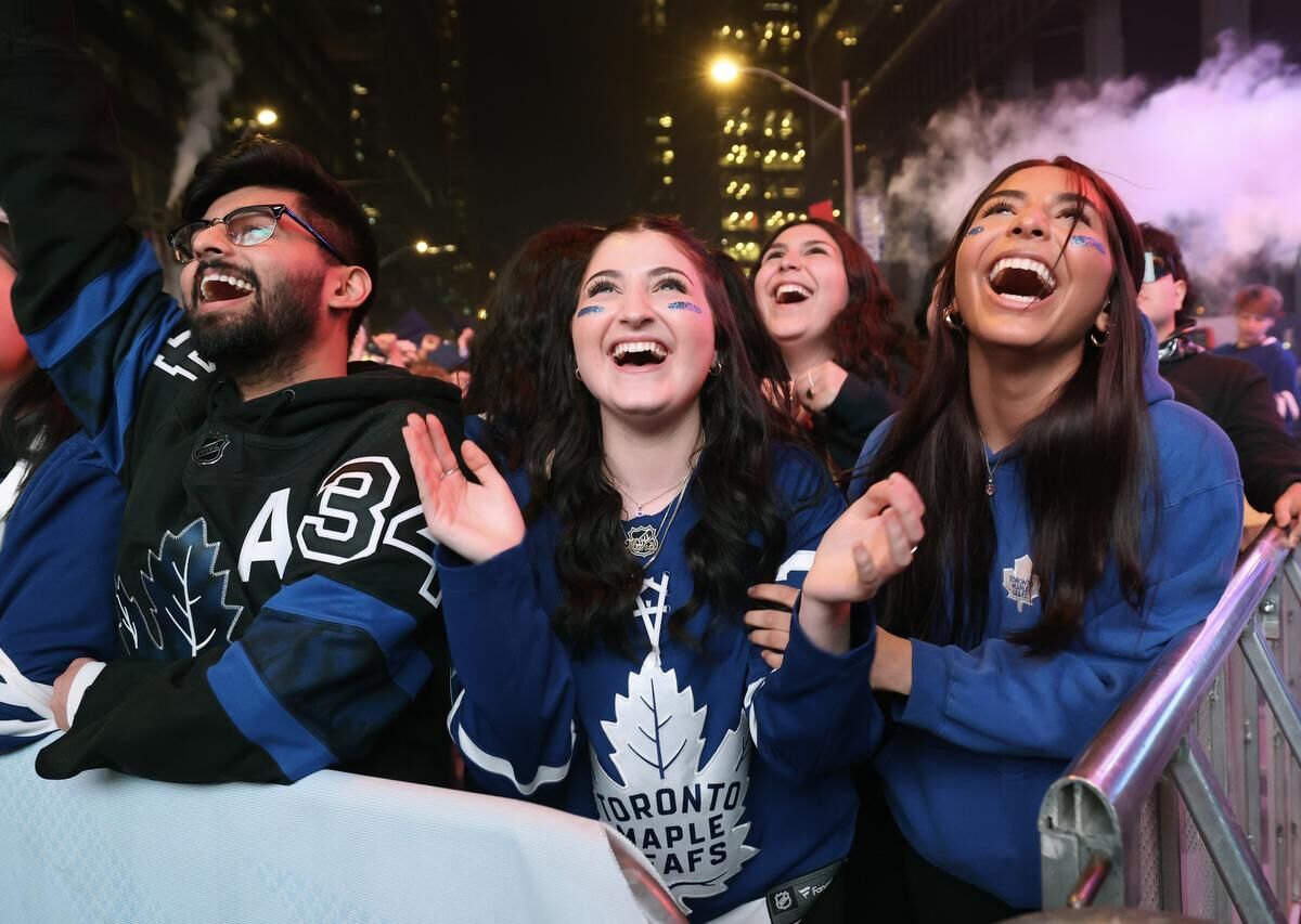 Maple Leafs beat Panthers in Game 4, series shifts to Toronto