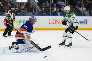 Ilya Sorokin shines against Stars to give the playoff-chasing Islanders a much-needed 2-1 win