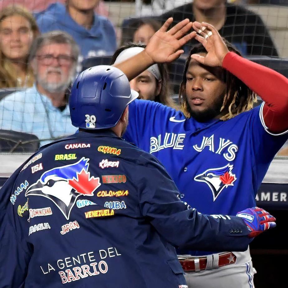 Alejandro Kirk powers Blue Jays past skidding Yankees - The Globe