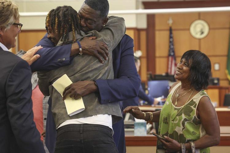Former NBA star Shawn Kemp gets 30 days of home monitoring for