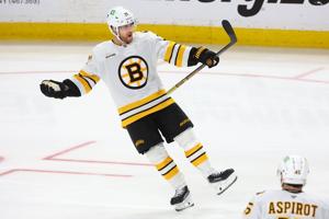 Bruins coach Sturm rules out Arvidsson for Game 5 of first-round series against Buffalo
