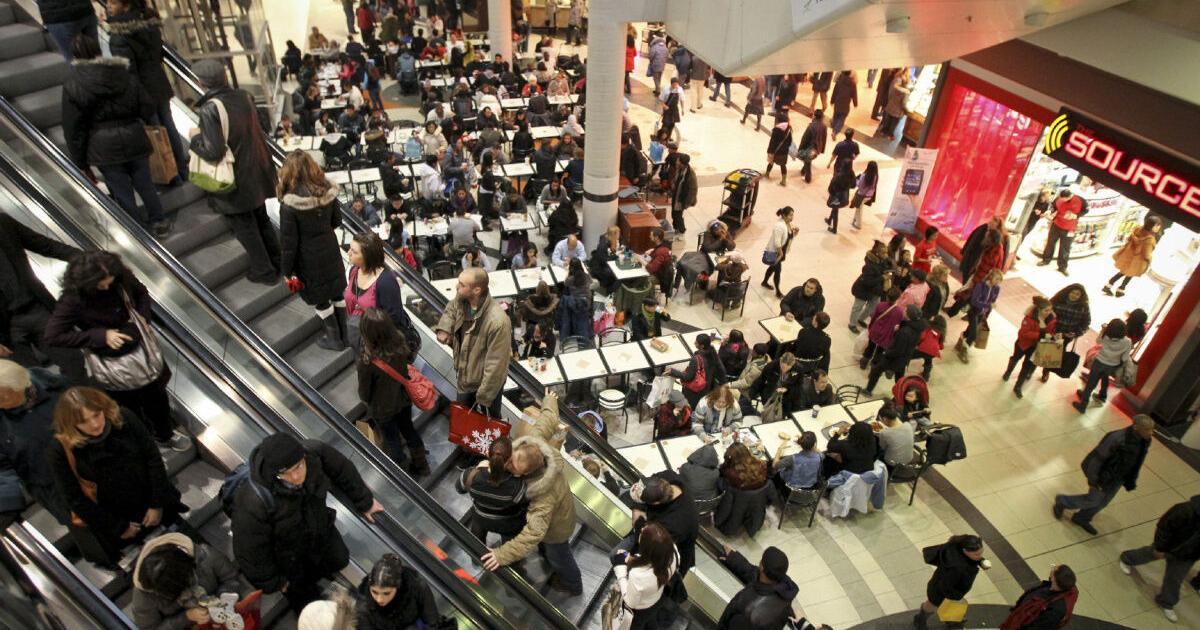 Federal departments duel over economic status of Canada’s middle class