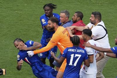 Scuffle breaks out at end of Club World Cup final as Luis Enrique, Donnarumma confront João Pedro