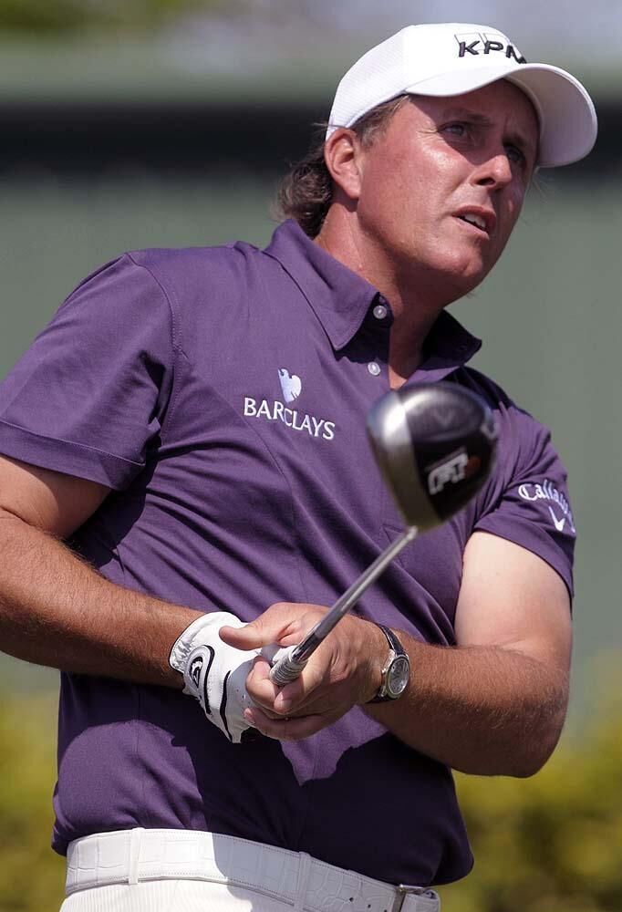 Mickelson off PGA Tour; wife diagnosed with breast cancer