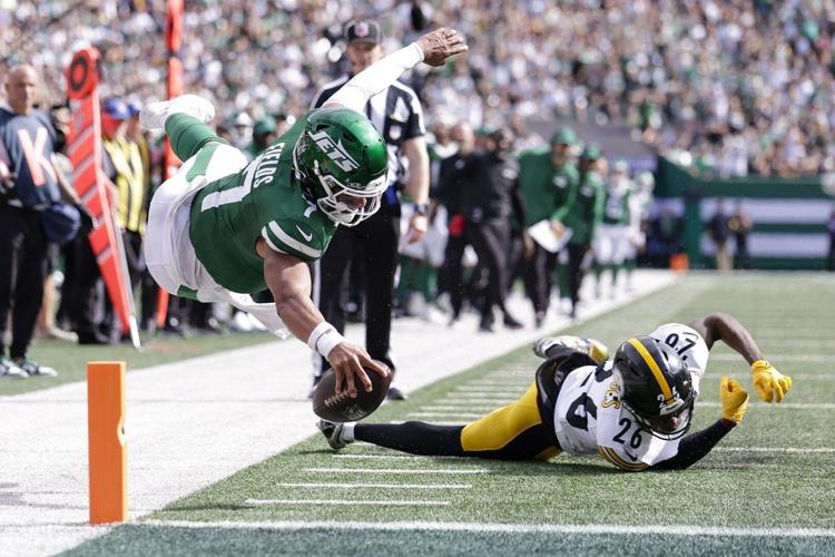From doubts to dazzling: Justin Fields' impressive Jets debut a bright spot in season-opening loss