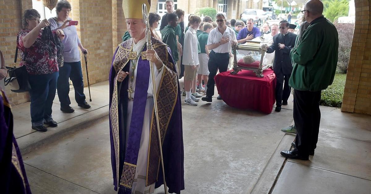 Photo of Pápež František odvolal popredného konzervatívneho kritika z biskupstva Tyler v Texase