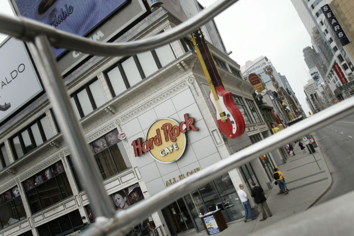 Hard Rock Caf closing its doors at Yonge Dundas Square location