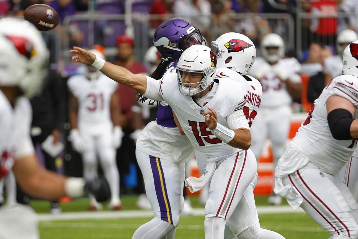 David Blough rallies the Cardinals to a 18-17 victory over Vikings