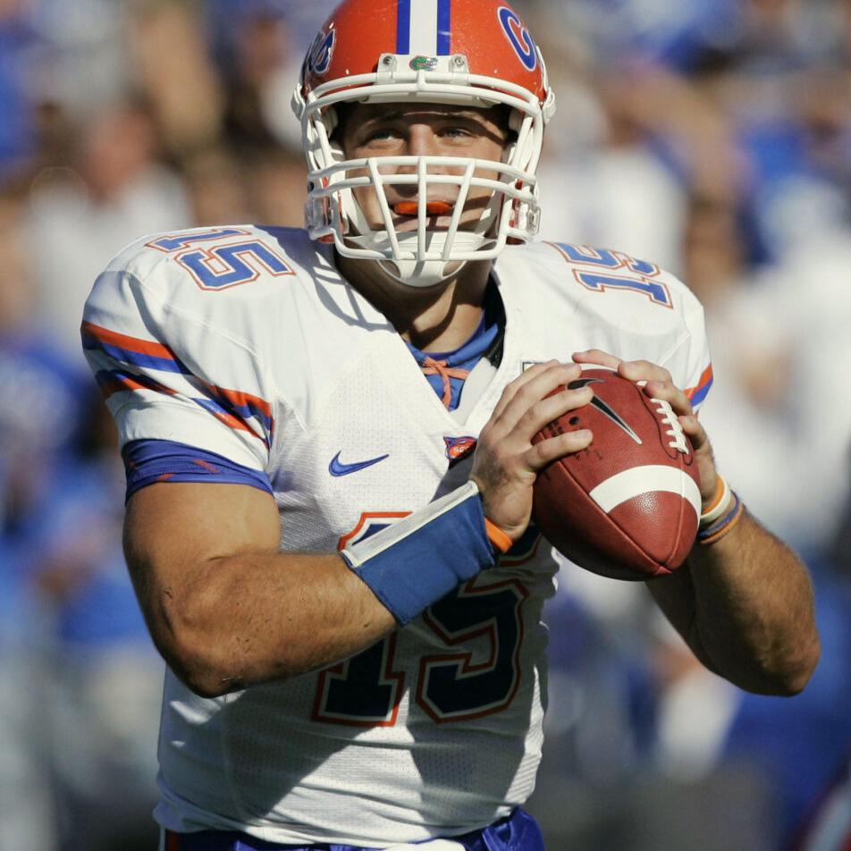 Tim Tebow couldn't stop Aaron Hernandez from slugging bouncer in 2007