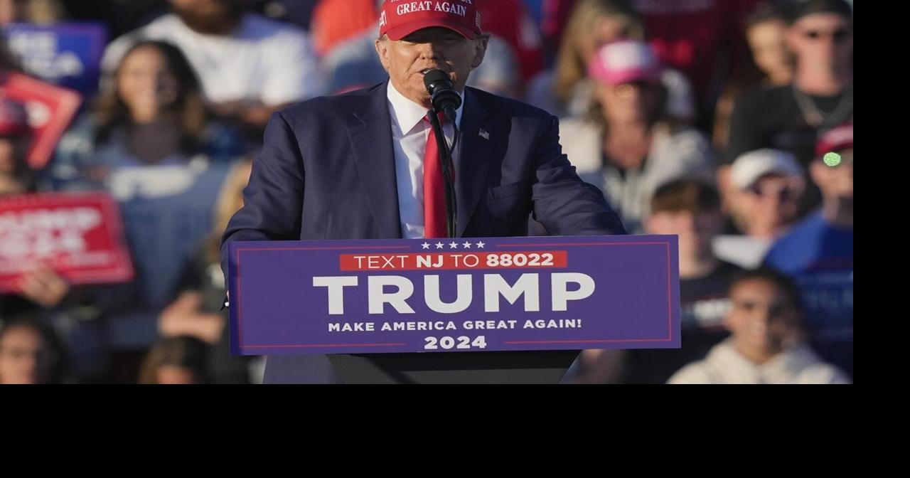 Donald Trump complains about his teleprompters at a scorching Las Vegas rally