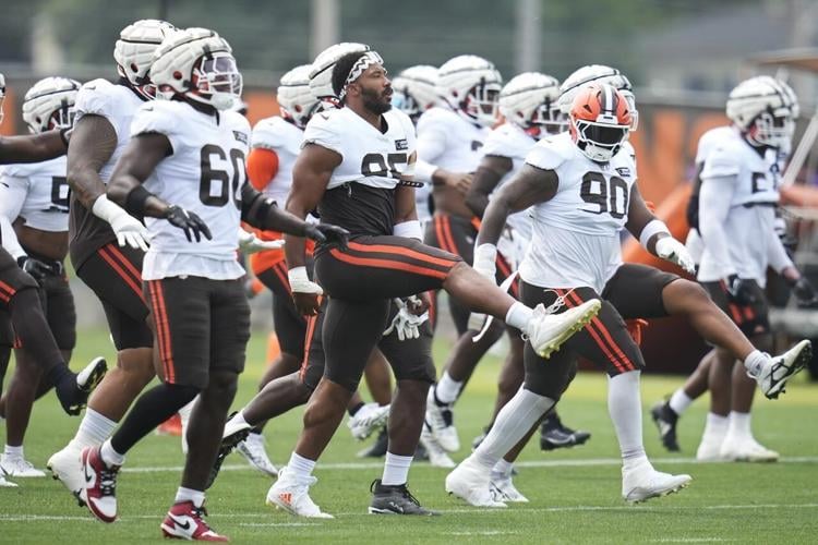 Browns WR Amari Cooper leaves practice field early after sustaining injury against Vikings