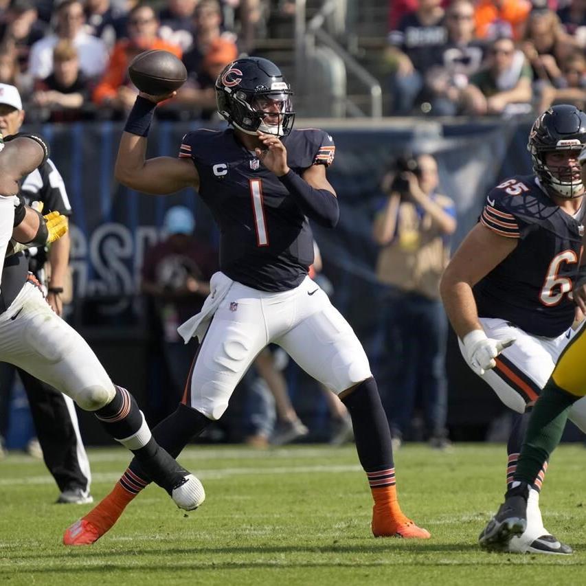 Jordan Love delivers in opener, throws 3 TD passes as Packers beat Bears  38-20