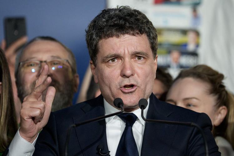 New pro-European president in Romania puts it back on a Western course, but fault lines remain