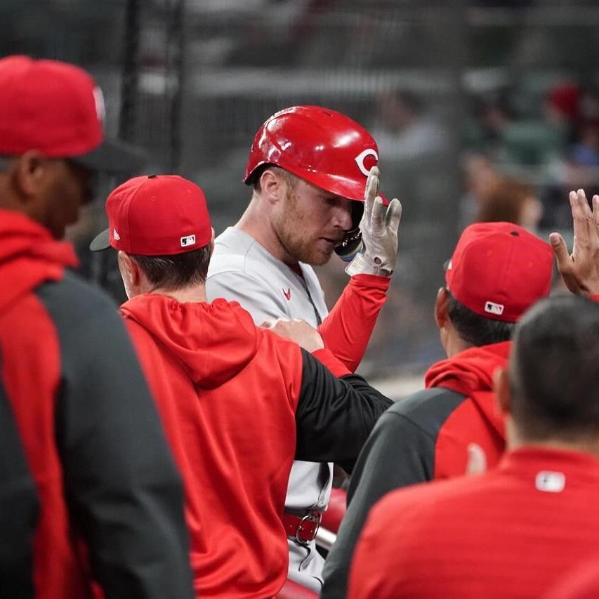 Reds spoil Braves' celebration, win 6-3