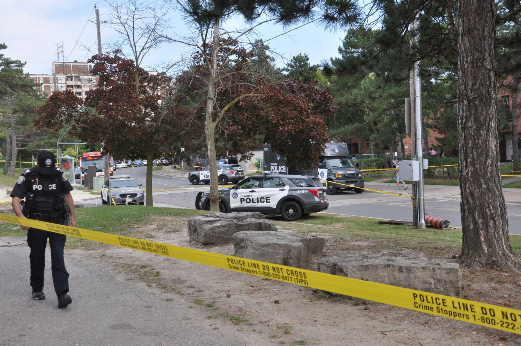 Toronto police looking for suspect in North York shooting