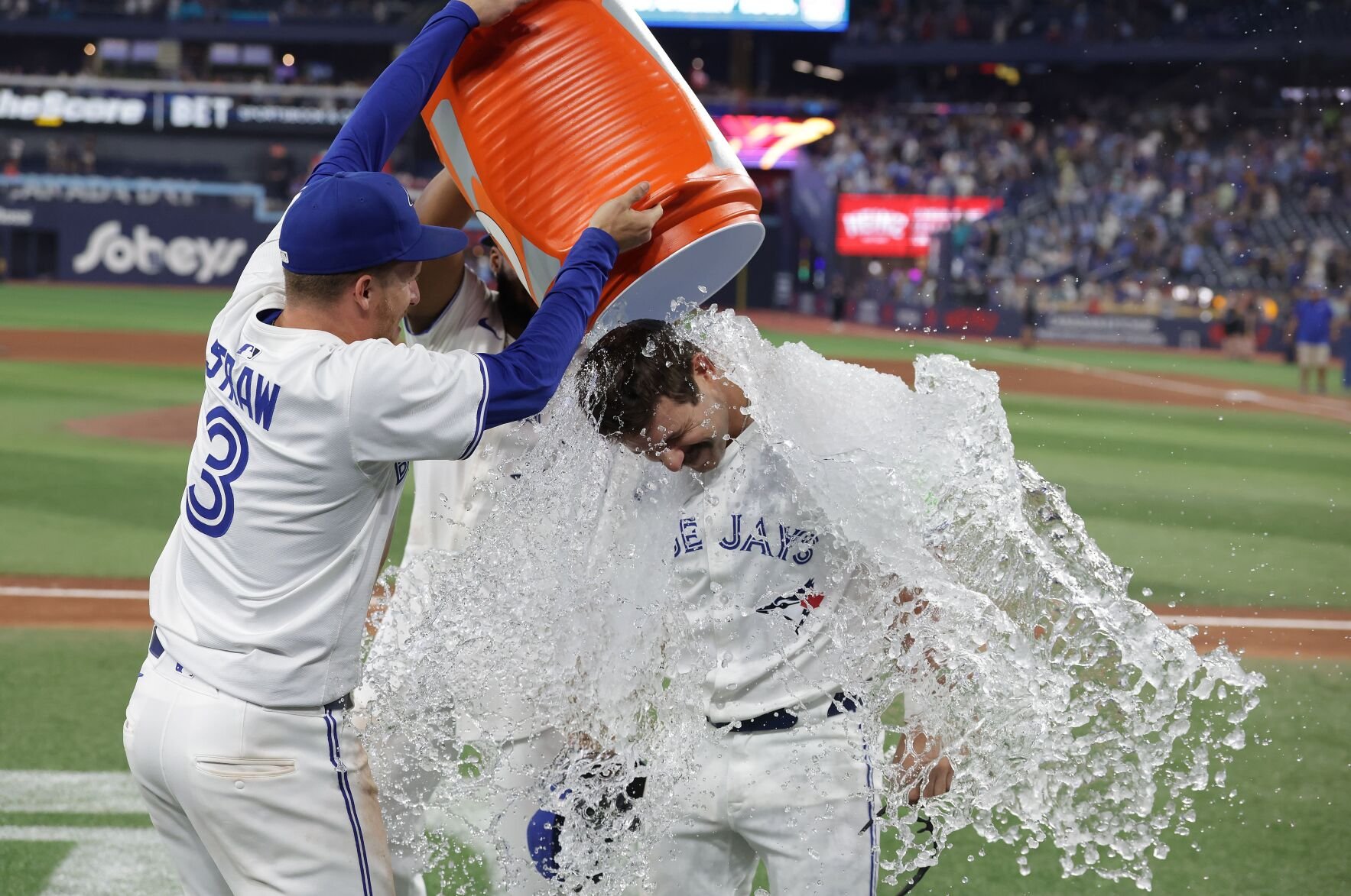 Blue Jays Dazzle with Eighth Straight Win Sweep Homestand in Historic Fashion