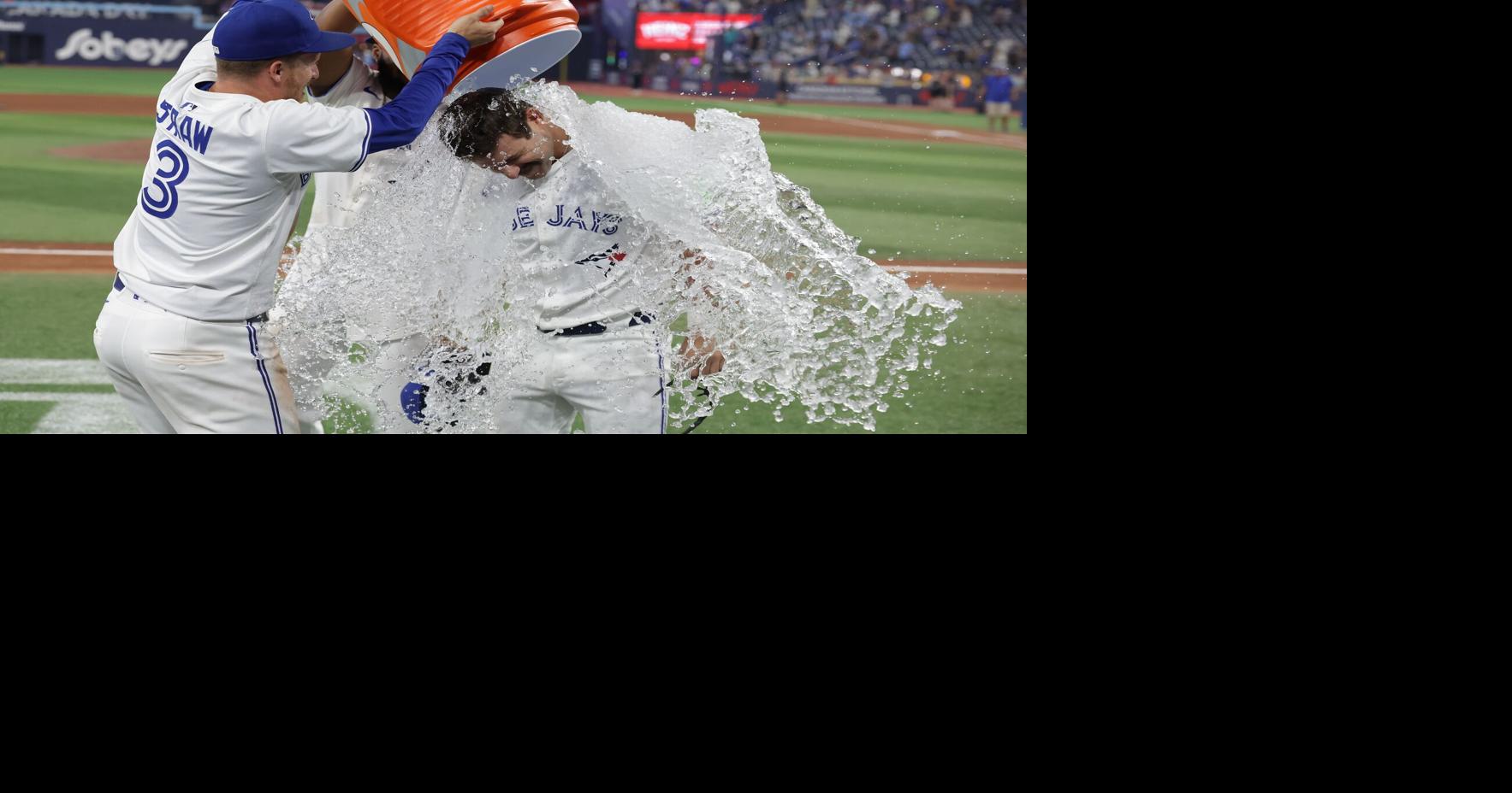 Blue Jays win streak hits eight with sweep of Angels