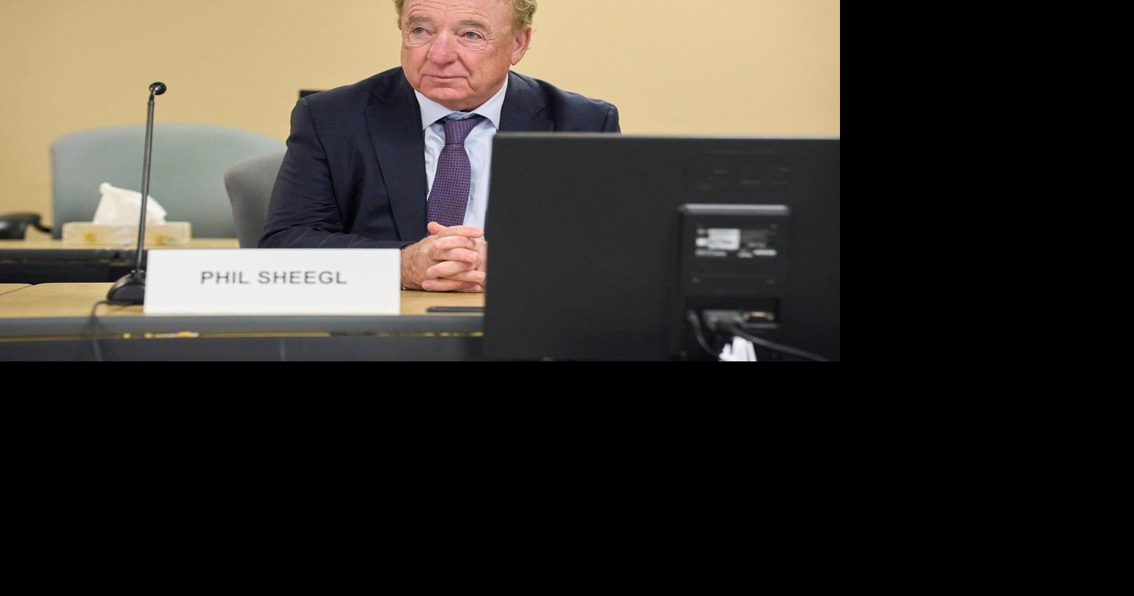 Former Winnipeg bureaucrat questioned at inquiry on money from contractor