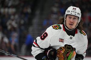 Teravainen scores twice, Soderblom makes 22 saves in Blackhawks' 4-0 win over Mammoth