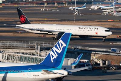 Air Canada lowers financial forecast amid declining cross-border travel
