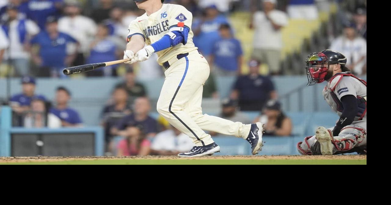 Hernández and Smith rally Dodgers past Red Sox 7-6 in 11 innings