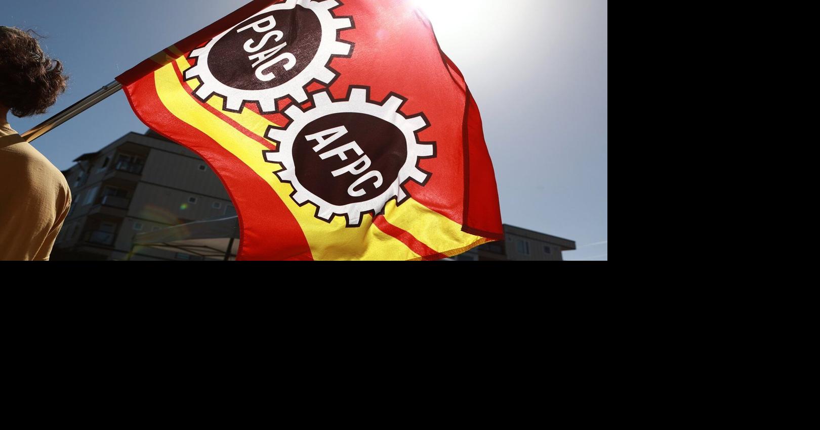 Union files complaints as feds increase public servants' in-office time