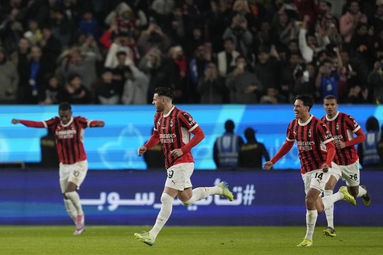 Leao and Pulisic inspire AC Milan comeback in 32 win over Inter in