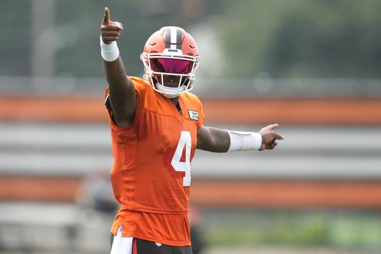 Browns WR Amari Cooper leaves practice field early after sustaining injury against Vikings