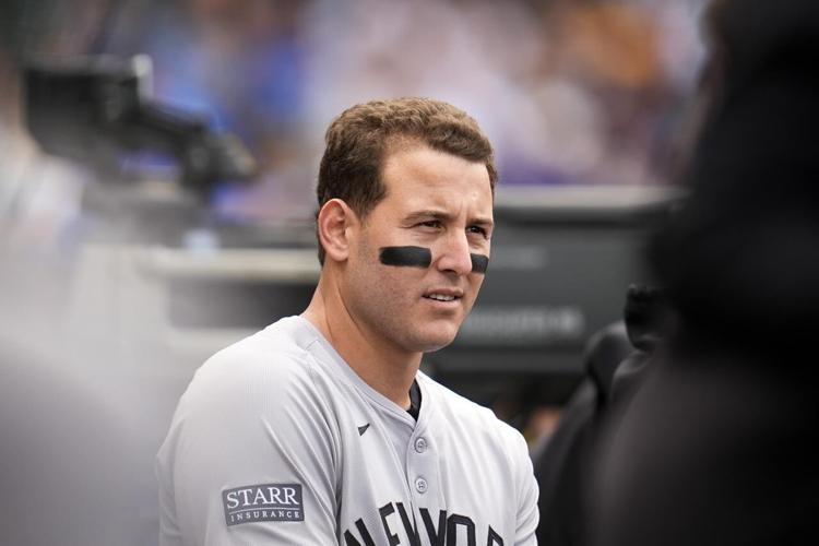 Yankees 1B Anthony Rizzo gets warm reception in return to Wrigley Field