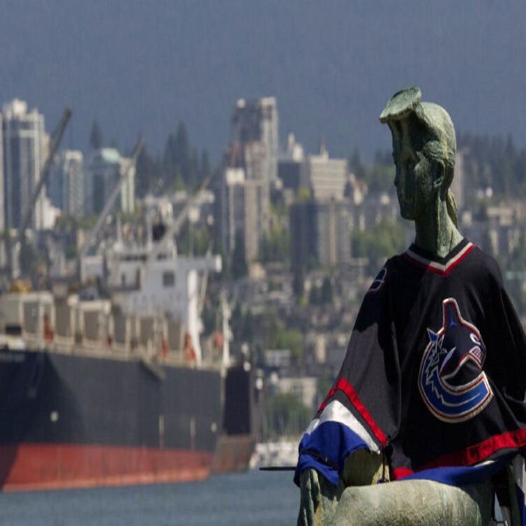 Stolen giant Canucks jersey back on Vancouver statue