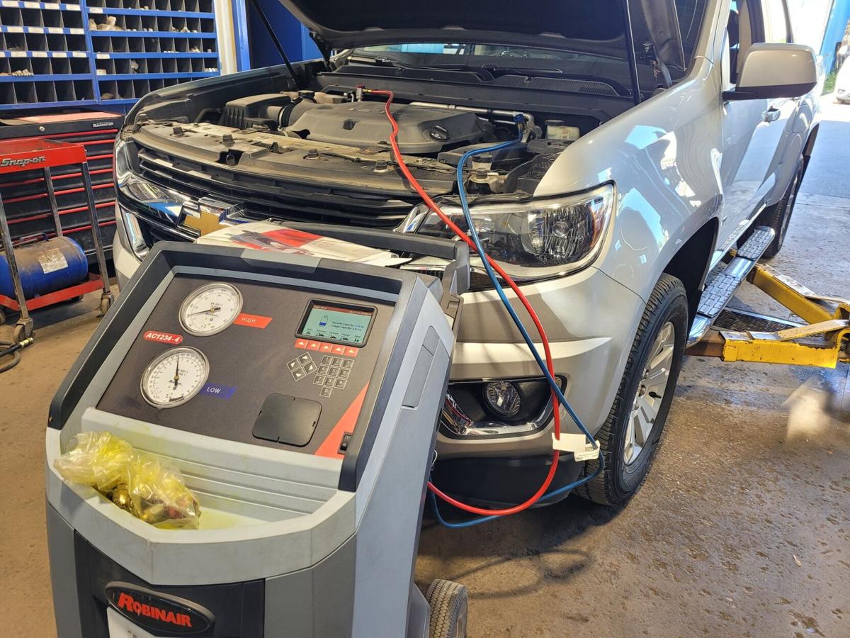 How Much Does It Cost to Recharge Auto Air Conditioner: Ultimate Guide