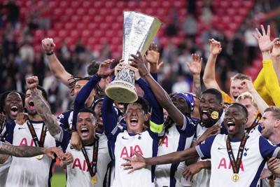 'Legend' Son wins his 1st title a few weeks after former Tottenham teammate Kane won his with Bayern
