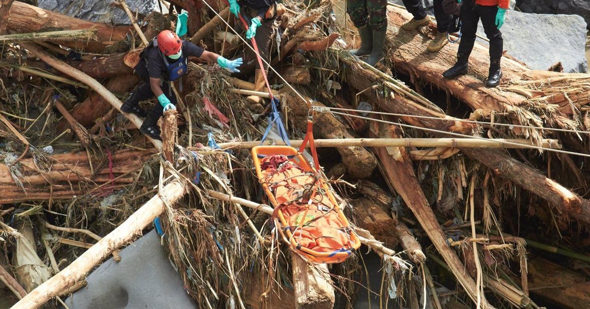More than 1,300 dead from floods in Indonesia, Sri Lanka and Thailand as ...