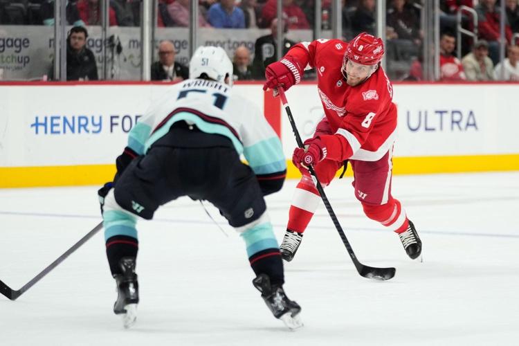 Schwartz caps Kraken #39 s three goal third period in 3 2 win over Blackhawks