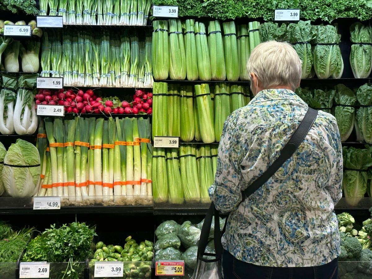 Edmonton grocery shoppers seek out produce bargains as vegetable