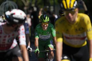 L'as sprinter Mark Cavendish retarde sa retraite pour poursuivre le record absolu de victoires d'étapes sur le Tour de France