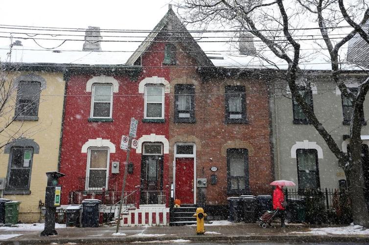Winter weather travel advisory in effect for Toronto