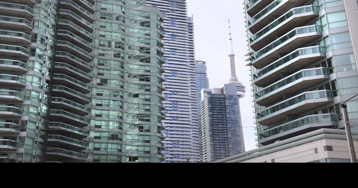 More Toronto residents in apartments than detached houses, census finds